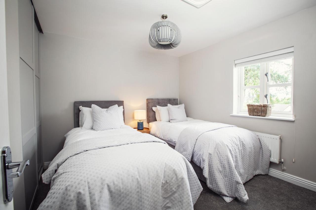 Beautiful 4-Bed Home, Hot Tub & Stunning Views - Abergavenny Exterior foto