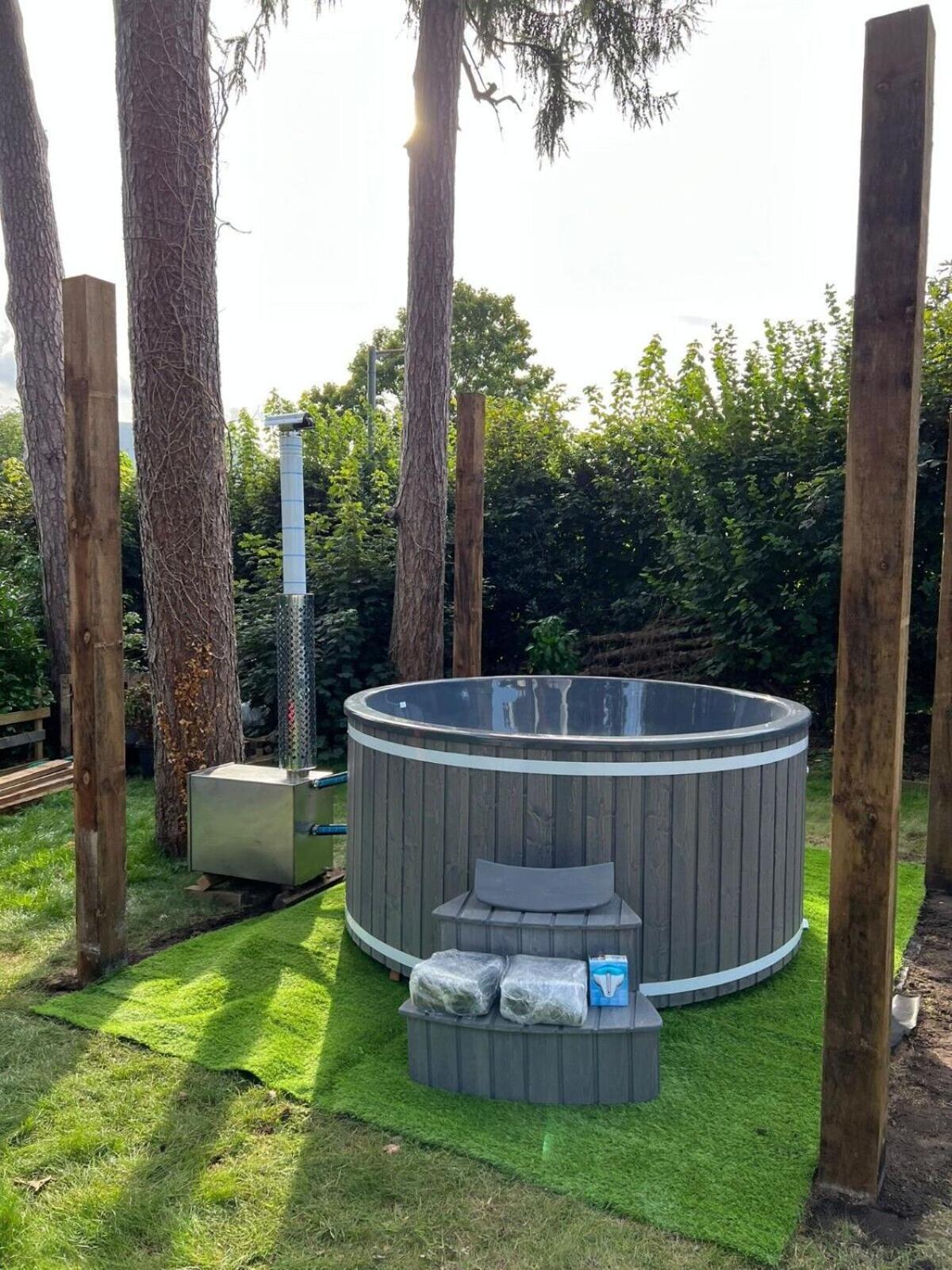 Beautiful 4-Bed Home, Hot Tub & Stunning Views - Abergavenny Exterior foto